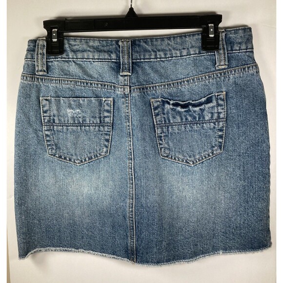 Apt. 9 Denim Mini Skirt Size 6 Distressed Cut Off Raw Hem 100% Cotton EUC - Picture 3 of 4